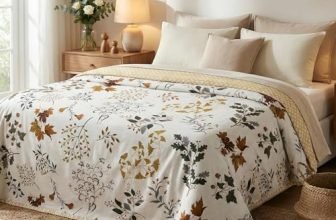 VAS COLLECTIONS Cotton AC Blanket for Single Bed (152 x 225 cm) | Reversible Soft Lightweight All-Season Blanket | Skin-Friendly & Breathable Comforter (Golden Leaf Garden)