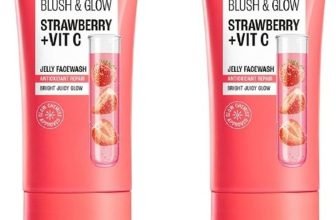 Lakmé Blush & Glow Strawberry Freshness Gel with Strawberry Extracts 150GM Pack of 2 Face Wash(300 g)